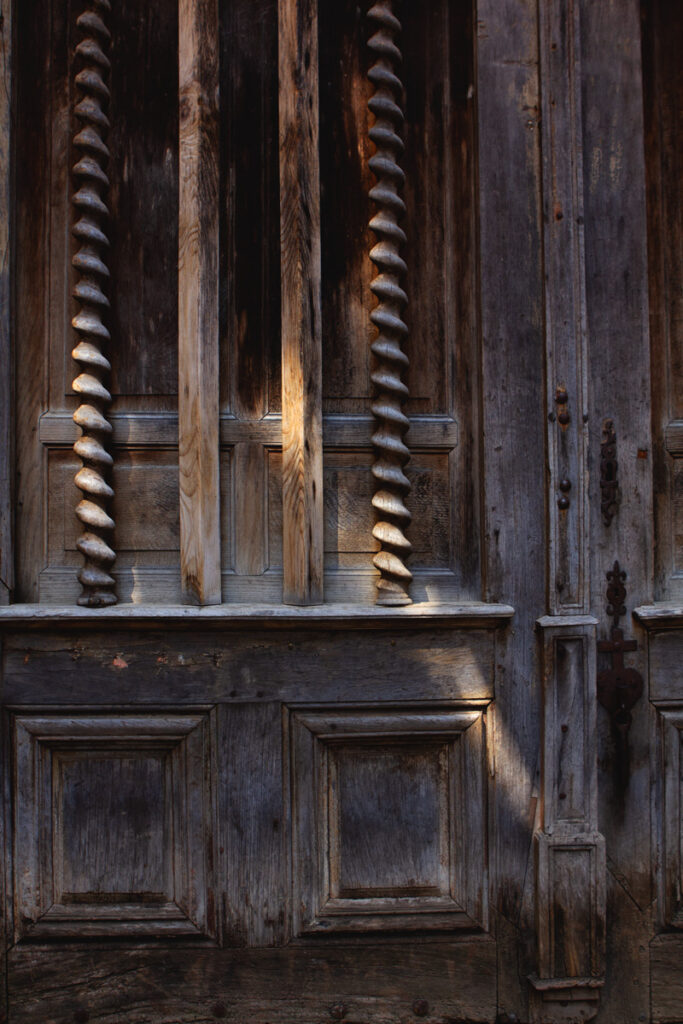 Détails d'une porte à Sarlat-la-Canéda